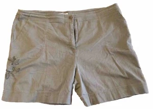 BONMARCHE KHAKI Green Soft Denim Floral Shorts U.K. 20 FREE P&P - Picture 1 of 4
