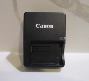 Canon 5109B001 Charger for LC-E10 - Picture 1 of 2