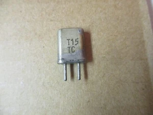 T15 TC Radio Crystal 1/32" Diameter X 3/16" Spaced Pins Vintage - Zdjęcie 1 z 2