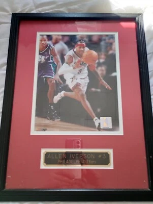 Foto de Allen Iverson NFL Philadelphia 76ers en marco de vidrio  Foto 1 de 3