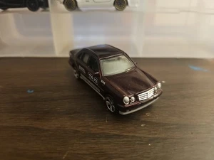 Matchbox Superfast Mercedes-benz E Class Burgundy *Minty - Picture 1 of 7