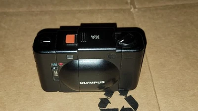 Câmera de Filme Olympus XA 35mm, com Lente Grande Angular 35mm F/2.8 TESTADA - Imagem 1 de 4