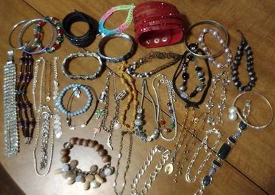 Bracelet LOT 37 Diff Size Style Material Color Age Bead Stretch Charm Wear Craft - Image 1 of 4