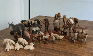 27 ANCIENS SANTONS OLIVER ESPAGNE EN PLASTIQUE De CRECHE DE NOËL / FERME . - Bild 1 von 23