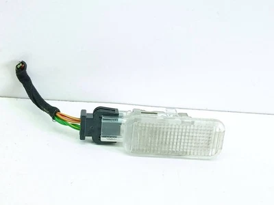 Otra luz interior delantera izquierda audi a6 s6 c5 4b 1998 4b0947415 ust129501 Foto 1 de 4