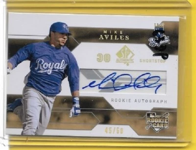 Cubierta superior SP 2008 autógrafo auténtico Mike Aviles 45/50 novato Foto 1 de 2