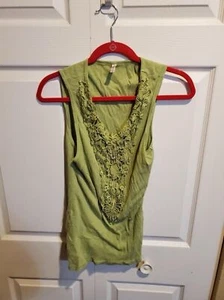David Cline Women's L  Ribbed Floral Tank  - Picture 1 of 4