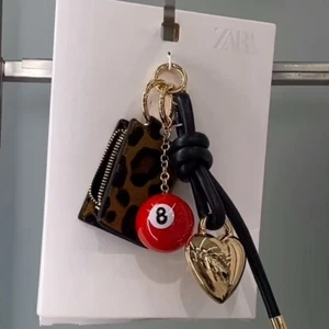 ZARA: Multi-Charm Key Ring with Purse : 4736/085 : UK Buyers_Get It Faster! - Imagen 1 de 3