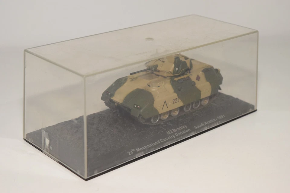 B10 1:72 ALTAYA IXO M2 BRADLEY SAUDI ARABIA 1991 TANK MIB - Immagine 1 di 4