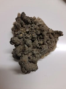 Esemplare minerale di Goethite media su quarzo - Foto 1 di 6