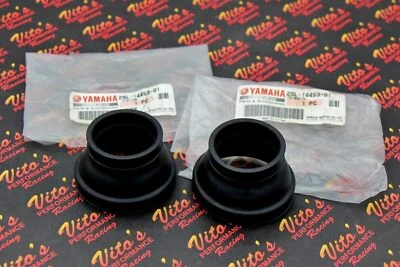 2 X BOTAS DE GOMA YAMAHA BANSHEE 350 AIRBOX OEM GENUINAS DE FÁBRICA 1987-2006 NUEVAS Foto 1 de 4