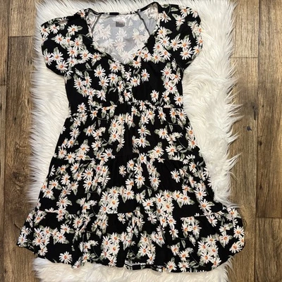 No Boundaries Black Daisy Floral Dress Juniors L 11-13 Short Sleeve Skater  - Image 1 of 4