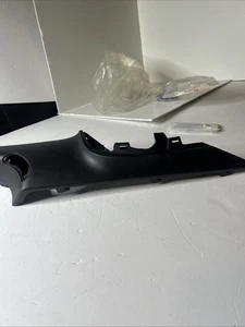 1086285-88-l 17-23 TESLA MODELO 3 TRASERO DERECHO PANEL PILAR C EMBELLECEDOR CUBIERTA OEM - Imagen 1 de 10