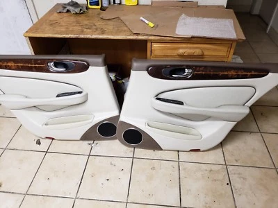 2008 2009 JAGUAR XJ8 VANDEN PLAS LEFT RIGHT REAR INTERIOR PANELS WITH SCREENS - Image 1 of 4
