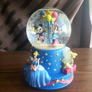 Disney's Walt's 100th Celebration Party Snow Globe "When you wish upon a star" - Picture 1 of 10