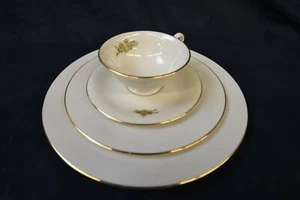 Society Heirloom Fine China 4 piece place setting Ivory and Gold Floral Center - Picture 1 of 5