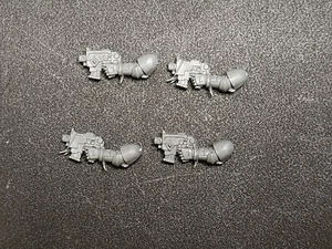 Warhammer 40k Miniatures Space Wolves Bolt Pistols x4 Bits Lot, R123 - Picture 1 of 2