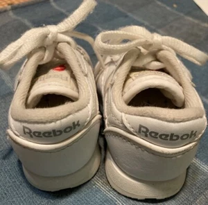 Classic Reebok Infant  Baby Size 3 Classic Sneakers Shoes White - Picture 1 of 5