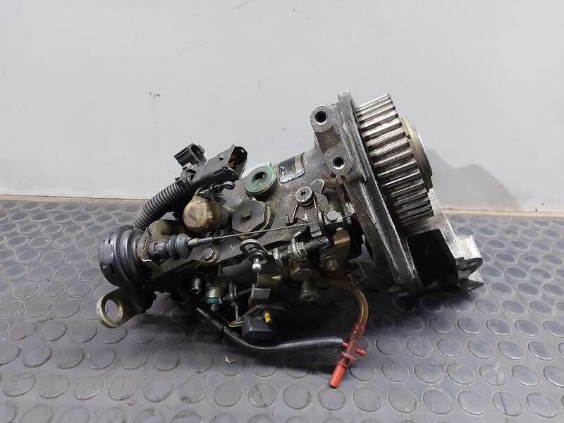 R8448B193C pompe injection diesel RENAULT CLIO II FASE I B CBO 1.9 D 192107 - Photo 1/4