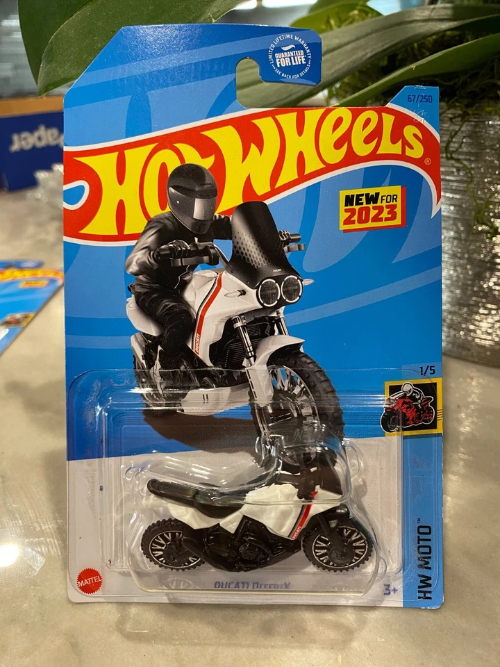 2023 Hot Wheels Ducati DesertX White 67/250 HW Moto 1/5 - Image 1 of 1