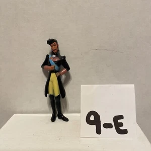 Figura superior de pastel de PVC de 2,75"" Disney Elana of Avalor Chancellor Esteban - Imagen 1 de 5