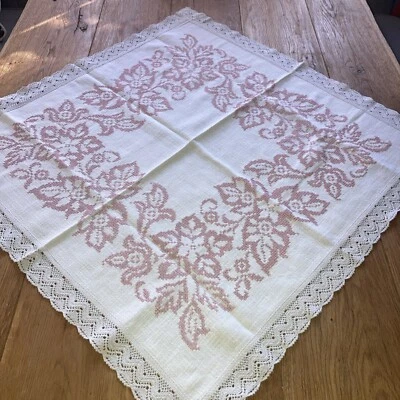 Handgestickte hochwertige Tischdecke mit Häkelbordüre 83x83cm - Bild 1 von 4