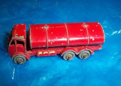 Matchbox 11A Road Tanker red - Image 1 of 4