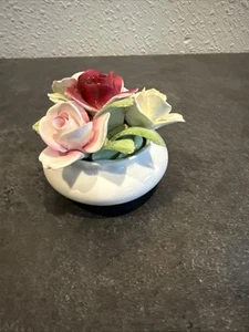 Vintage Royal Doulton Bone China Porcelain Flower Bouquet Basket Made In England - Afbeelding 1 van 6