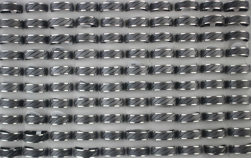 Lote a granel de 32 piezas de anillos de joyería de moda de acero inoxidable negro para hombre Foto 1 de 4