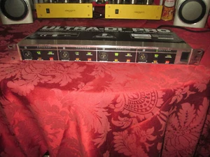 Behringer Ultra-DI Pro DI4000 rackmount DI 4-Channel Active Direct Injection Box - Picture 1 of 12