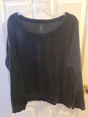 New York and Company Terciopelo Negro/Terciopelo Suéter/Sudadera Mediana Foto 1 de 4