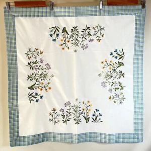 Small Square Tablecloth Embroidered White Multicolor Floral Poly Blend Unbranded - Picture 1 of 3