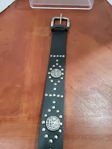 Bellissima cintura in pelle con borchie piccola 34" - Foto 1 di 7