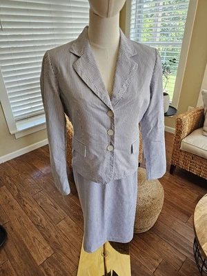 Conjunto de blazer y falda a rayas Tahari Seersucker para mujer talla 4P carrera costera Foto 1 de 4