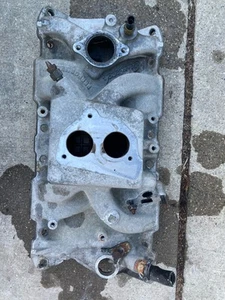 Edelbrock 3704 Performer TBI Manifold 305/350 1987-95 CHEVY GMC TRUCK / VAN - Picture 1 of 10