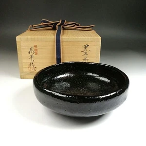 JAPANESE BLACK FLAT TEA BOWL MATCHA CHAWAN TOMOBAKO EE7788 - Picture 1 of 18