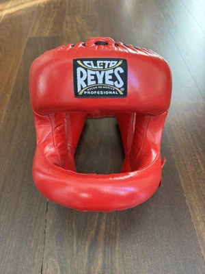 Casco protector facial rediseñado Cleto Reyes Foto 1 de 4