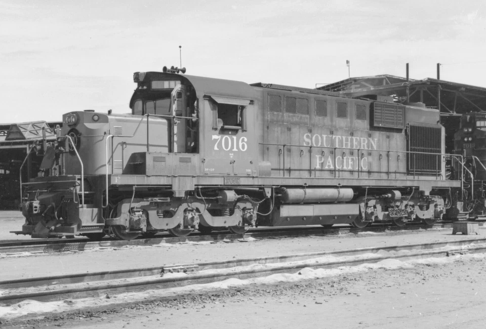 Southern Pacific Alco RSD12 7016 4 x 6 Photo - Image 1 of 1