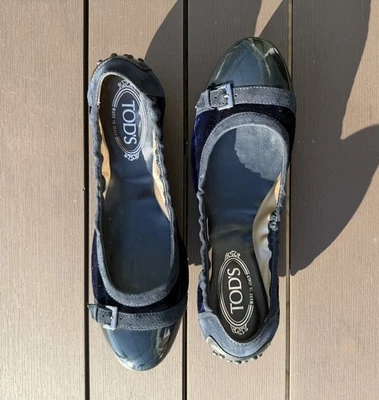 Nuevo sin etiquetas Tod's Mujer Azul Terciopelo y Charol Pisos Talla 11/41 Foto 1 de 4