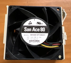 Ventilateur serveur axial moyen 80 mm Supermicro 9HV0812P1H6041 -0166L4 - Photo 1/4