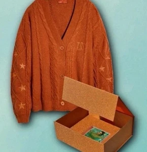 Taylor Swift The Life Of A Showgirl Strickjacke Box CD Set GR XS/S Orange IN HAND - Bild 1 von 4