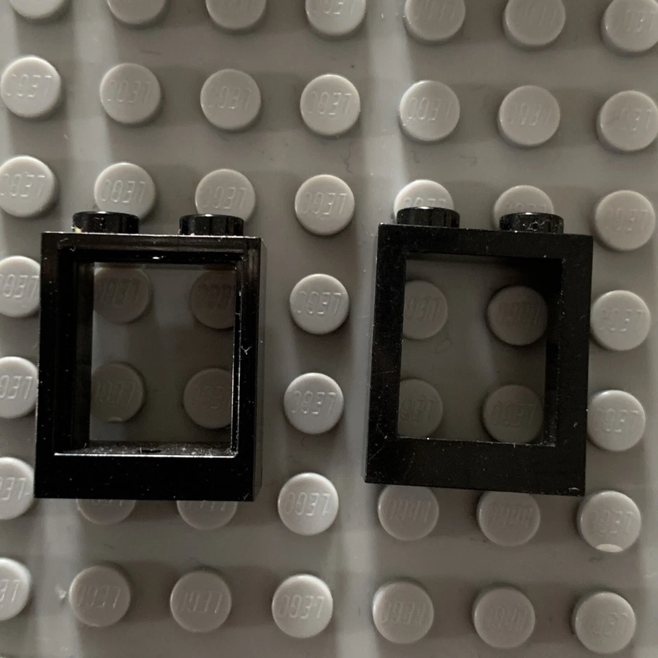 Lego 60592 Black 2x1 Window Frame Only X2 Pieces - Image 1 of 1