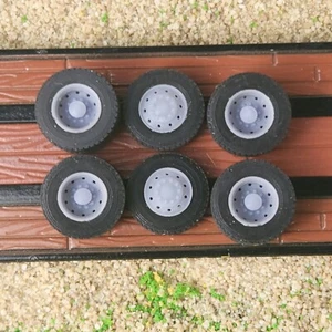 1:87 HO Scale 3D Printed Semi Truck 10 Hole Style Wheels and Tires Full Set - Bild 1 von 7