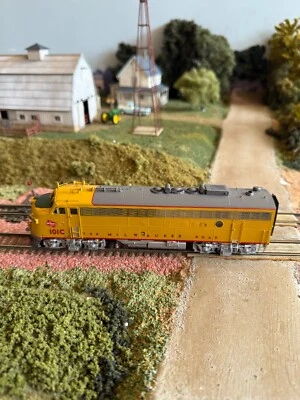 HO Overland Brass OMI-5833 Milwaukee Road FP7 Modernized # 101C. Custom Finished - Image 1 of 4