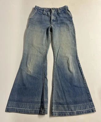 Jeans acampanados vintage años 70 para mujer Wrangler 11/12 denim azul claro con fondo de campana Foto 1 de 4