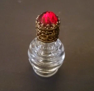 Vintage 1,75" Klarglas Parfüm Flakon mit rotem Schmuck/Gold Top & Dabber - Bild 1 von 12
