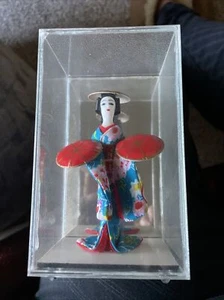 Vintage 1950's OMC Japan Mini Geisha Doll Plastic Display 5-1/2"x 2-1/4"x 3" - Picture 1 of 4