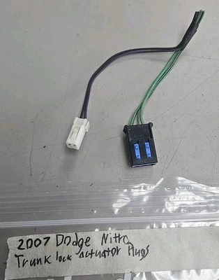 Dodge Nitro 2007-2011 cierre de maletero trasero pestillo actuador tapones de liberación OEM Foto 1 de 2