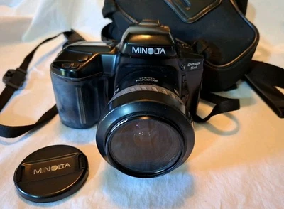 Minolta Dynax 5xi SLR Circa 1992 With Case And New Battery - Image 1 of 4