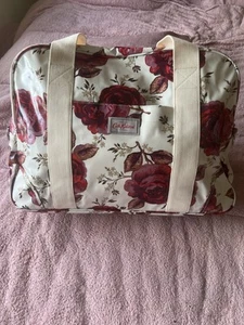 Cath Kidston Travel Bag Hold-all Weekend Beige Floral Oilcloth 50cm Large VGC - Picture 1 of 17